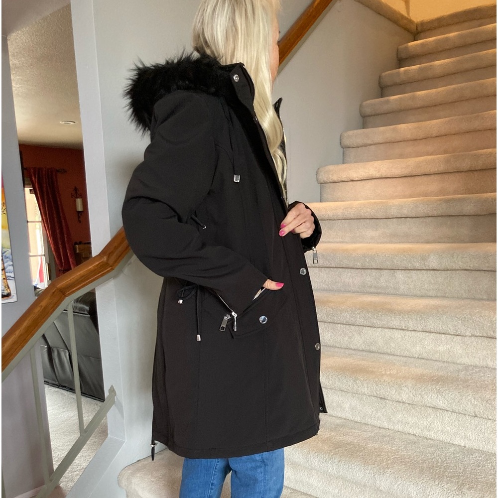 Guess black winter faux trim parka XL